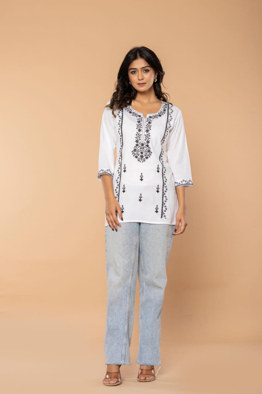 White bloom Embroidery Top